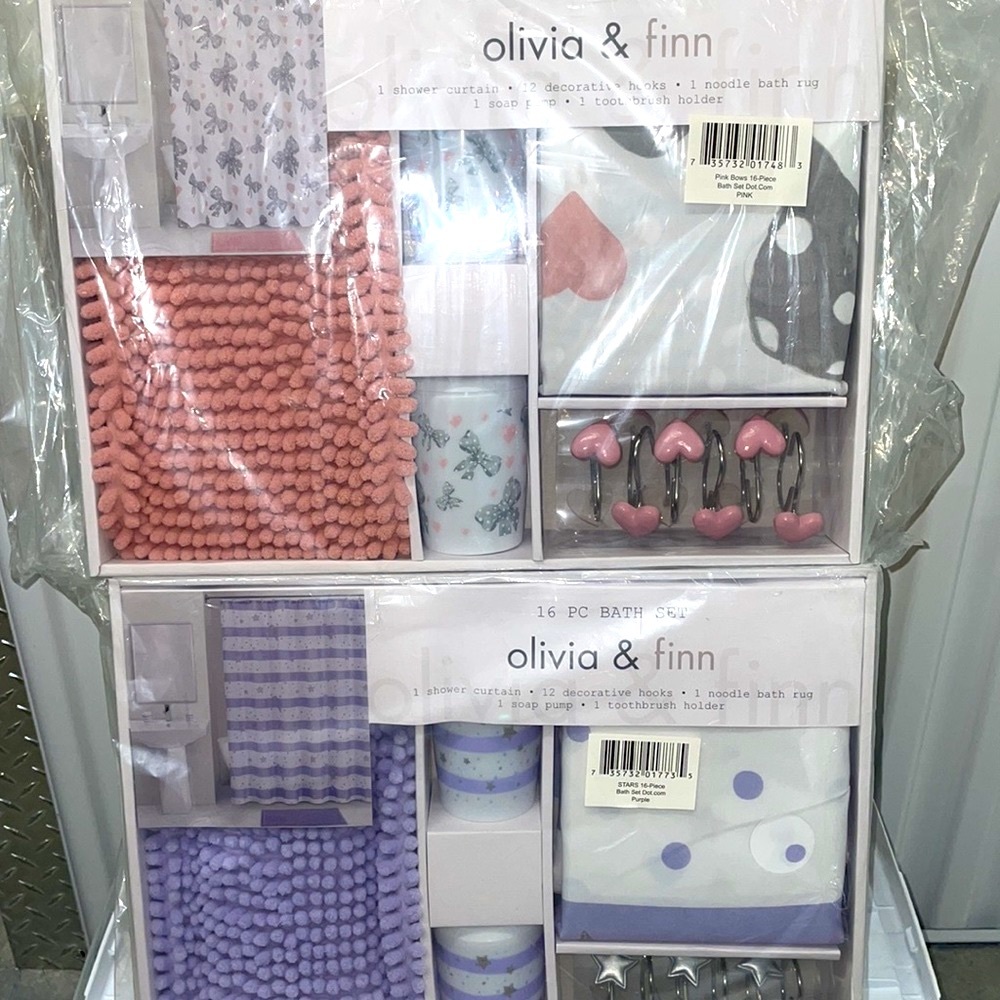 (1) Olivia & Finn 16 pc bath set
